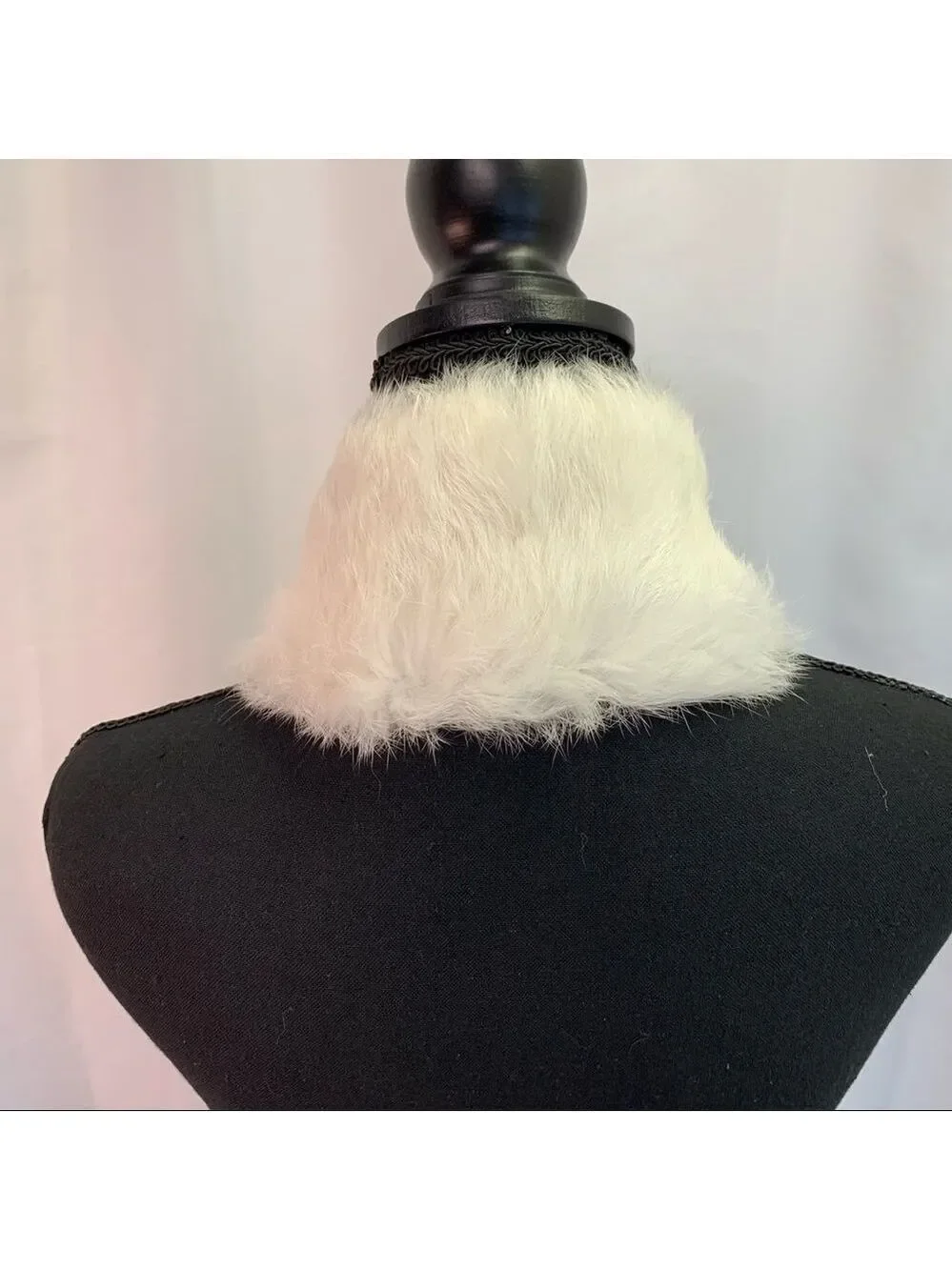 DANIER Ivory white rabbit fur ribbon collar